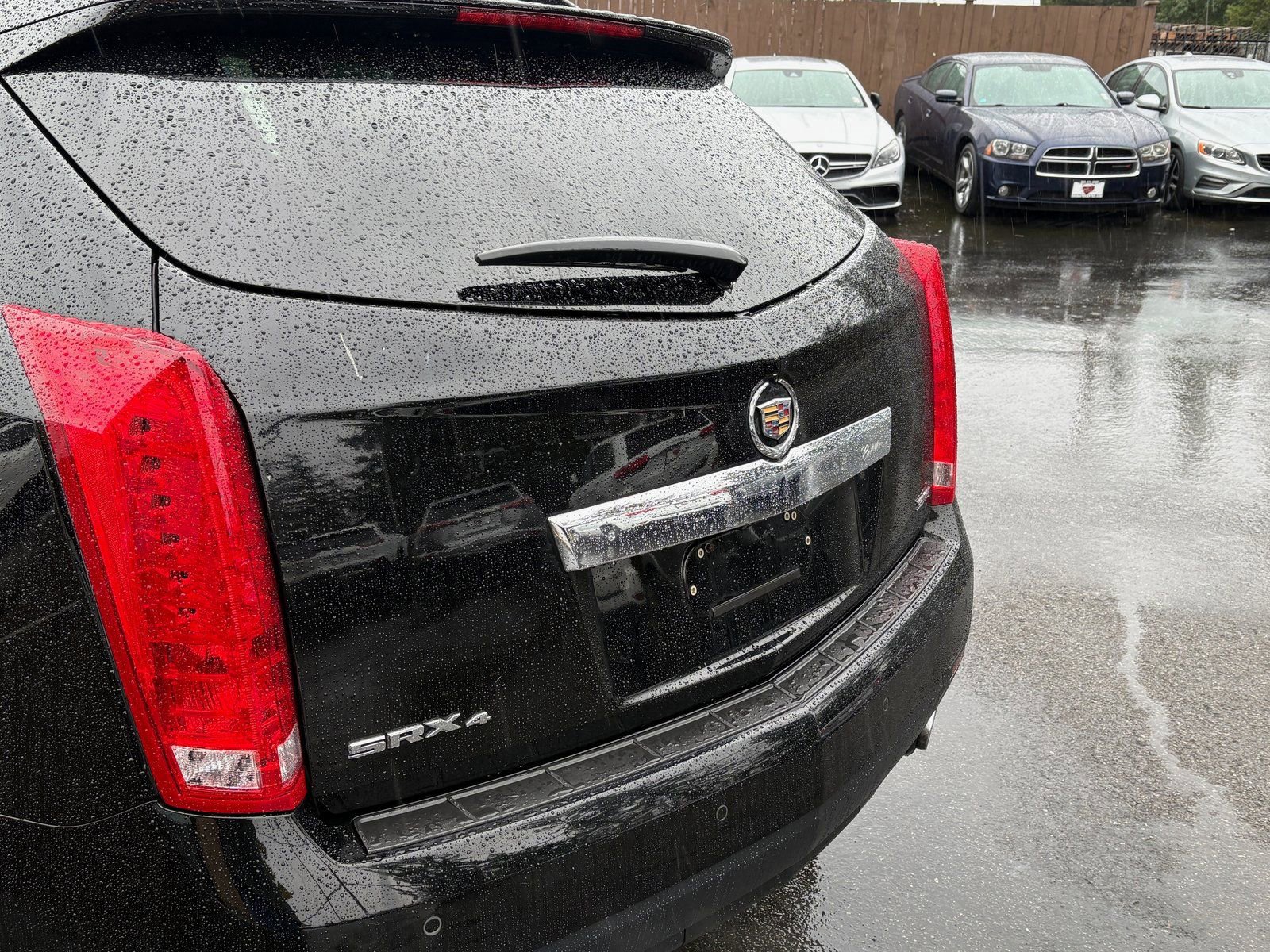 Used 2012 Cadillac SRX Luxury image 6