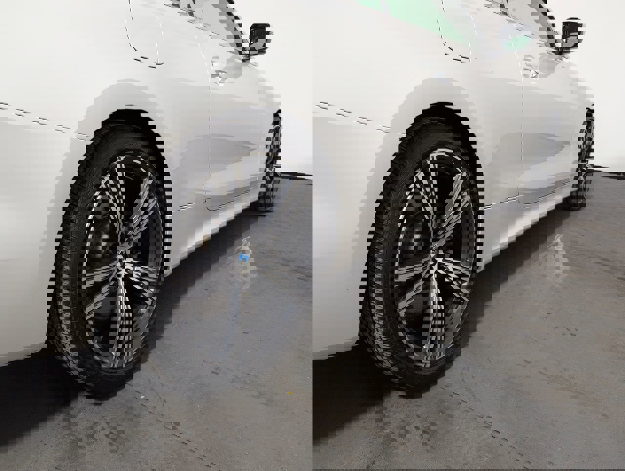 Used 2022 BMW 430i xDrive Convertible w/ Premium Package image 3