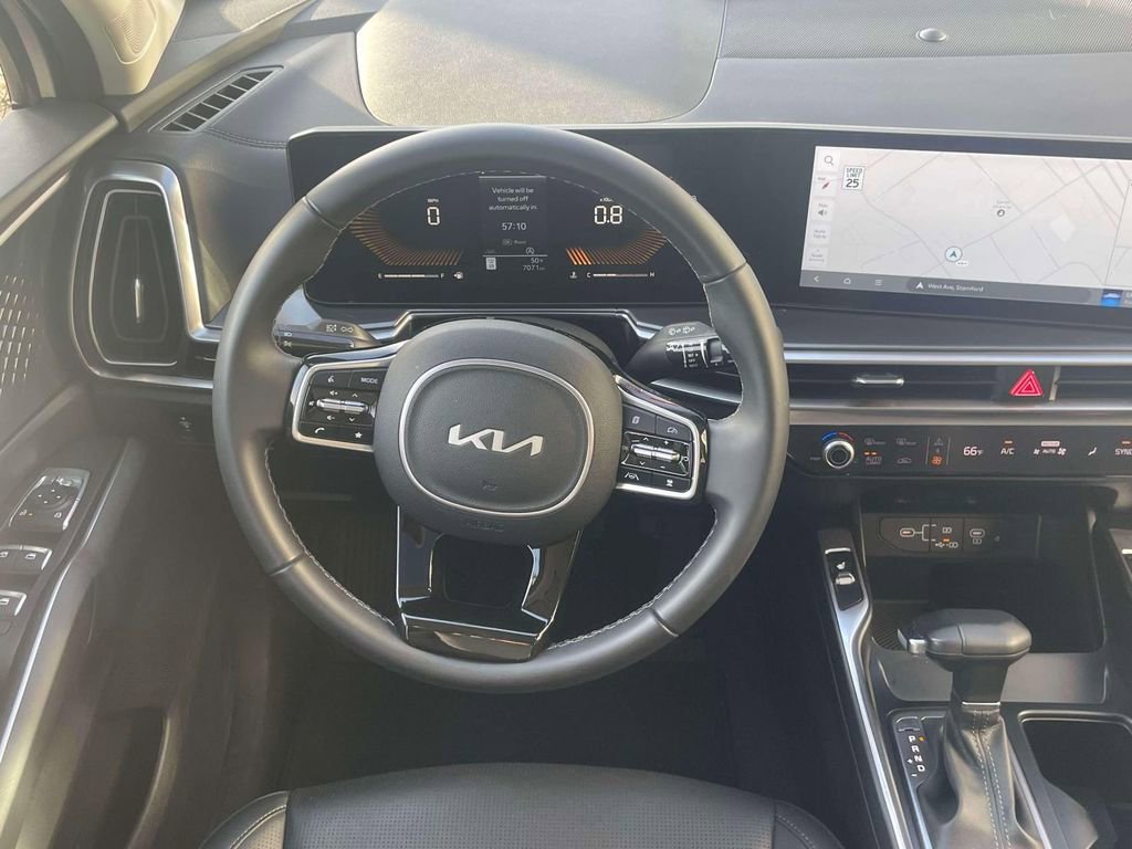 Used 2025 Kia Sorento S w/ Panoramic Sunroof Package image 12