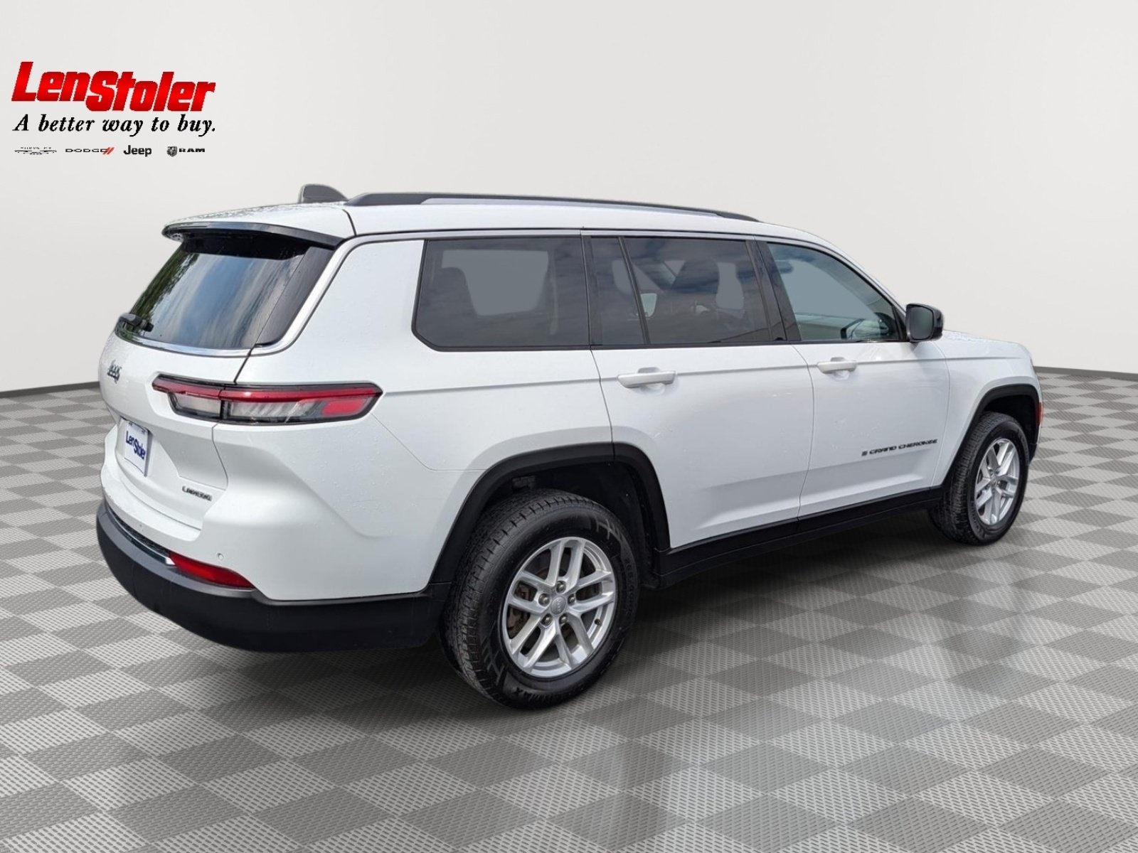 Used 2023 Jeep Grand Cherokee L Laredo RWD image 5