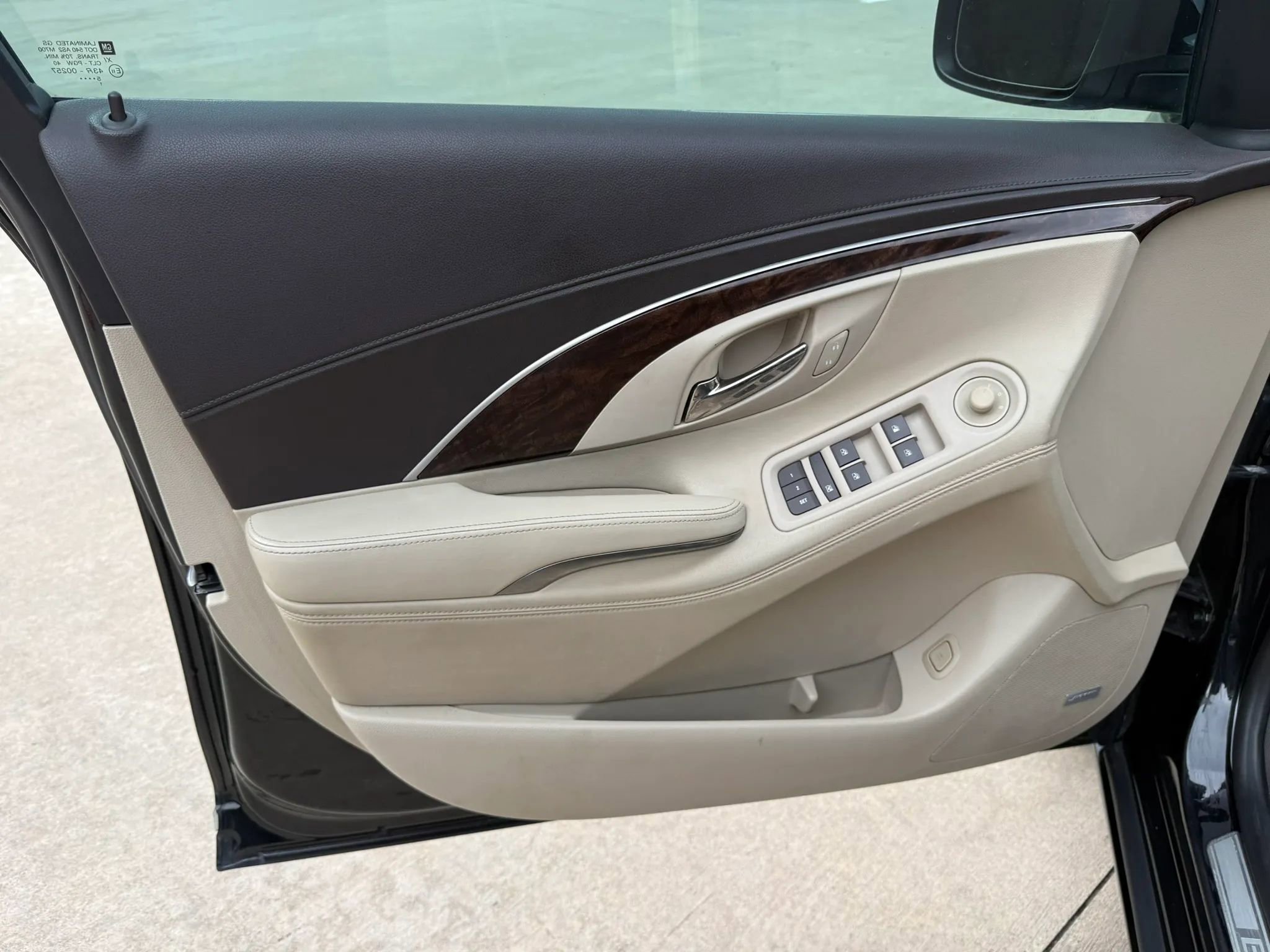 Used 2016 Buick LaCrosse Premium w/ Driver Confidence Package #1 FWD image 8