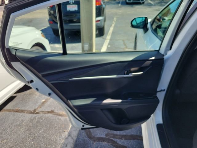 Used 2025 Toyota Camry SE w/ Convenience Package image 29