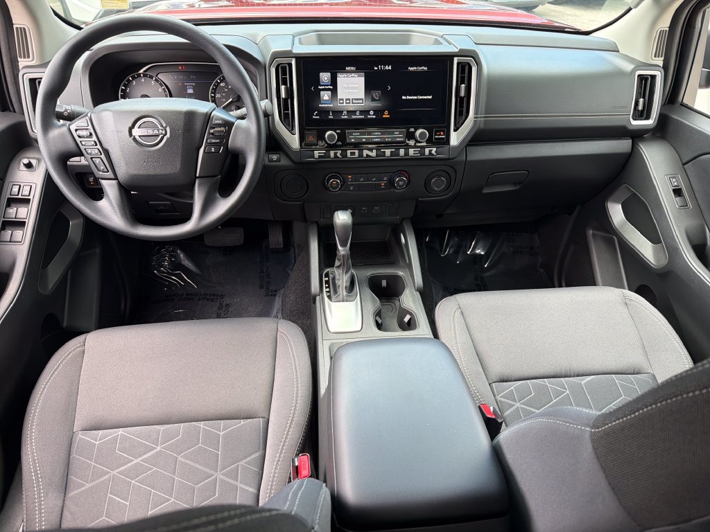 Certified 2025 Nissan Frontier SV RWD image 12