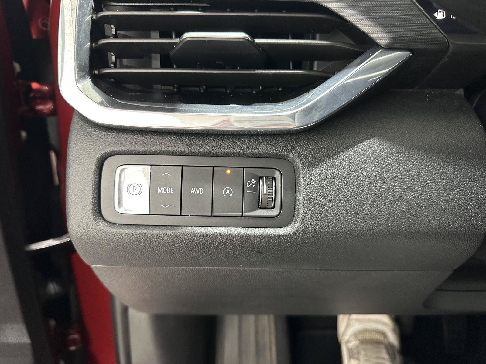 Used 2026 GMC Acadia Elevation w/ Elevation Premium Package AWD/4WD image 16