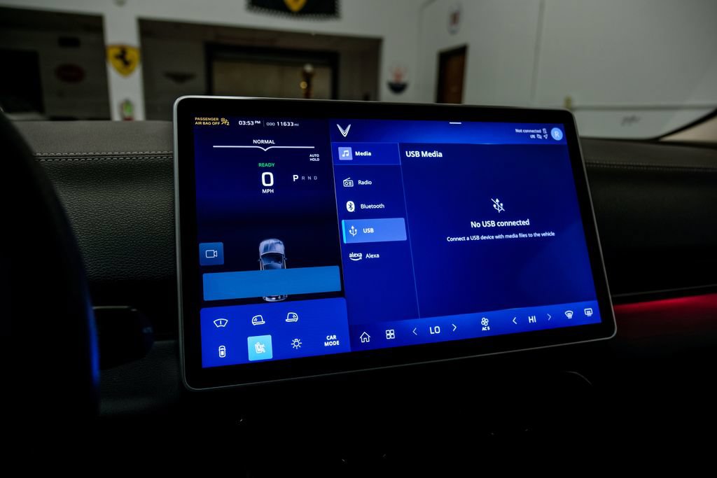 Used 2023 VinFast VF 8 Eco AWD/4WD image 40
