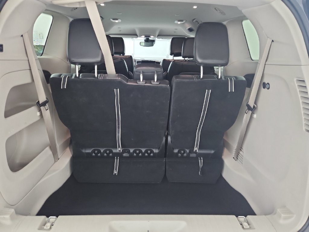 Certified 2024 Chrysler Pacifica Touring-L FWD image 36