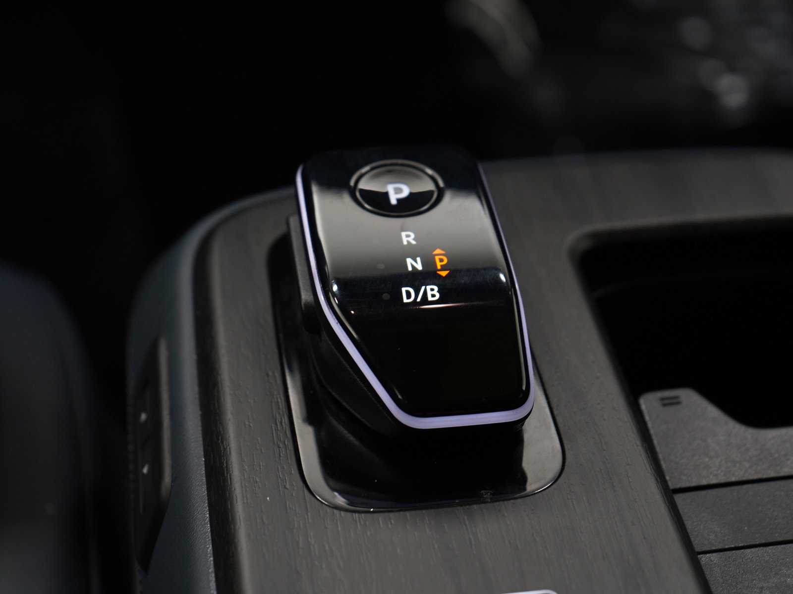 Used 2024 Nissan Ariya AWD image 19