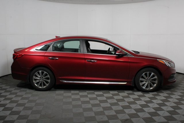 Used 2015 Hyundai Sonata Sport w/ Option Group 03 image 8