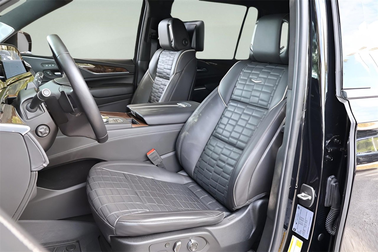 Certified 2023 Cadillac Escalade ESV Premium Luxury Platinum image 13