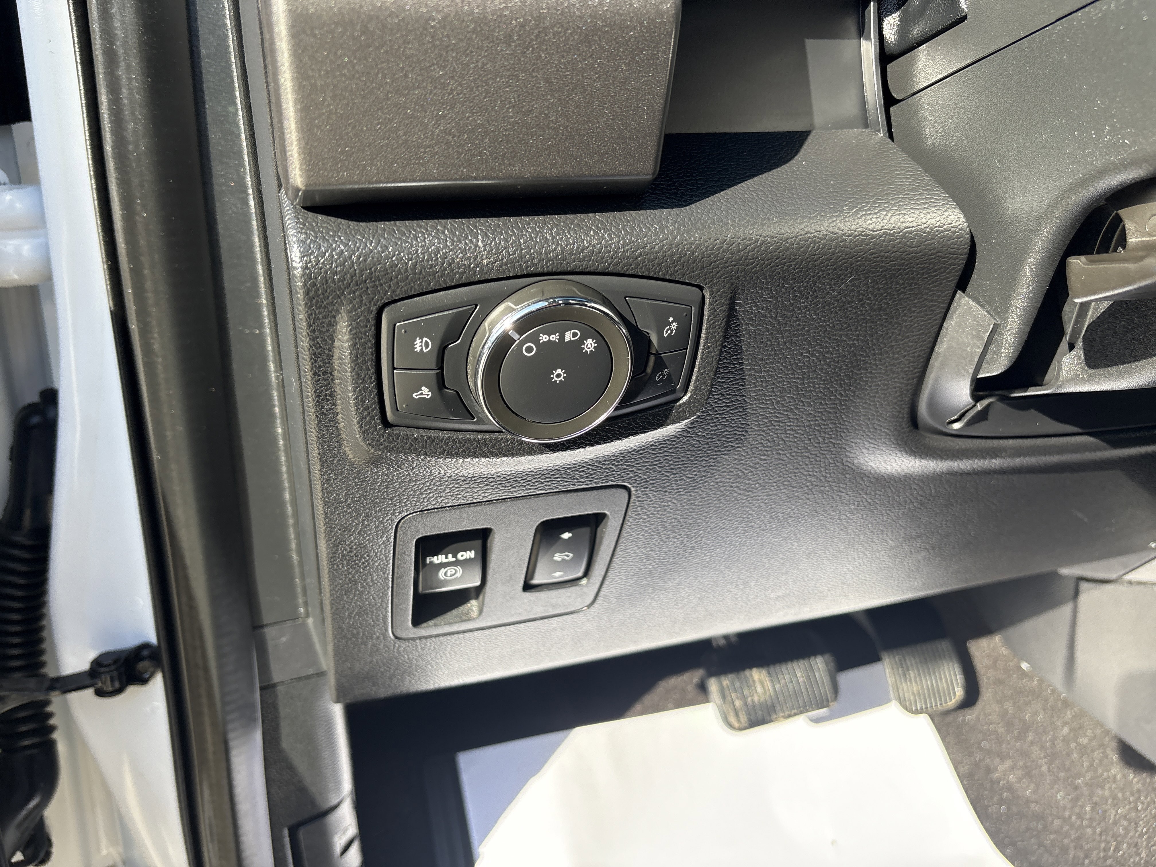 Used 2020 Ford F150 XLT w/ Equipment Group 302A Luxury image 11