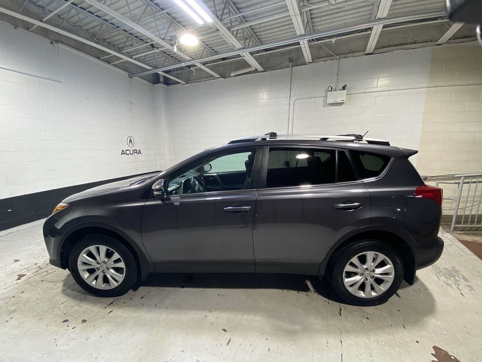 Used 2013 Toyota RAV4 Limited AWD/4WD image 3