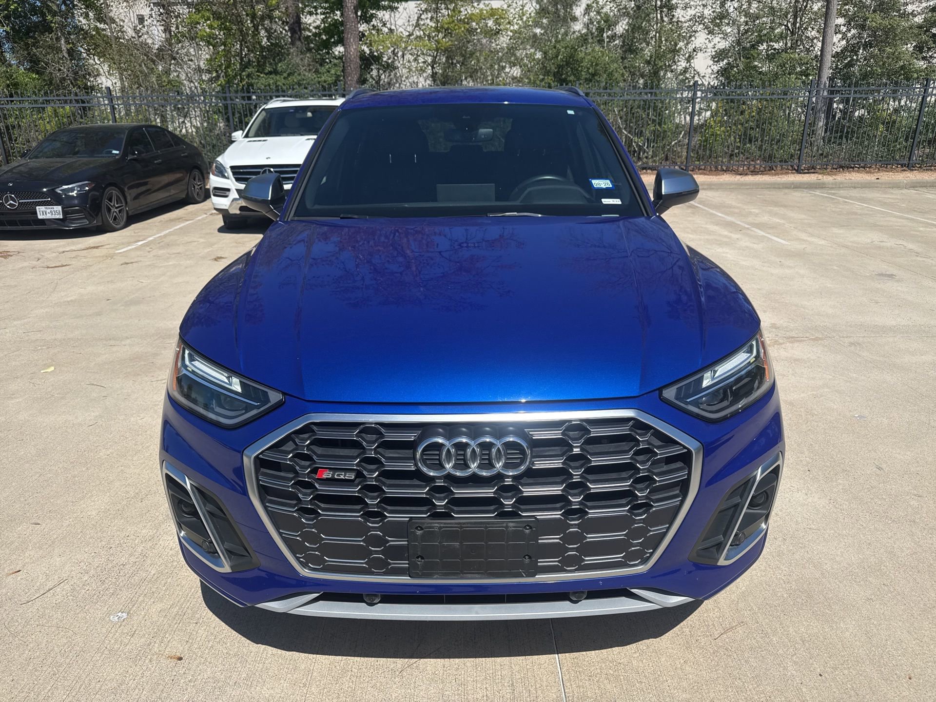 Used 2022 Audi SQ5 Premium w/ Convenience Package image 2