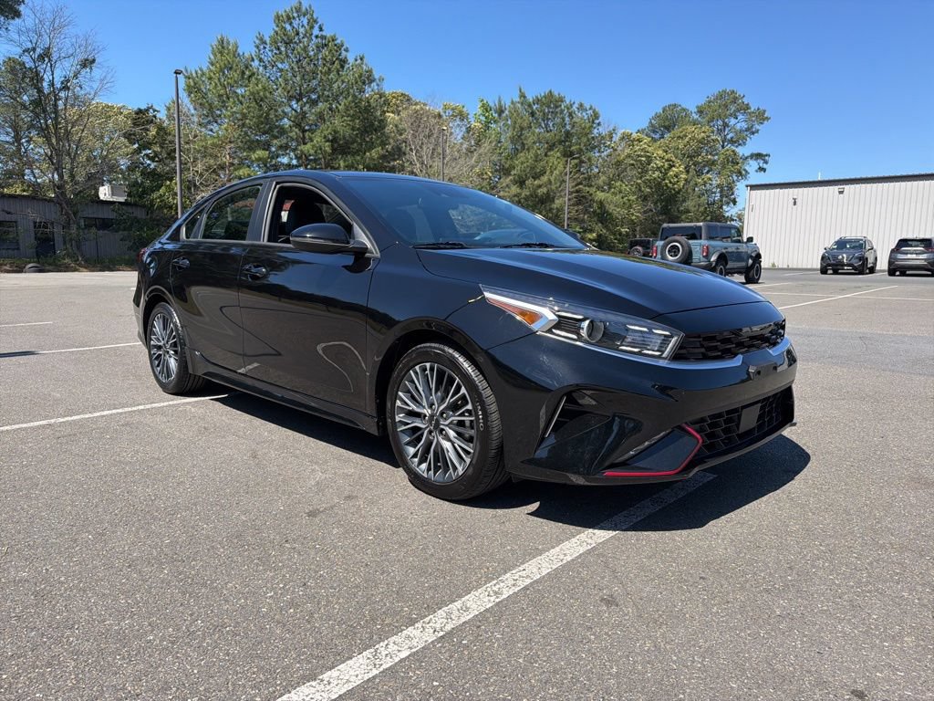 Used 2023 Kia Forte GT-Line w/ GT-Line Premium Package FWD image 4