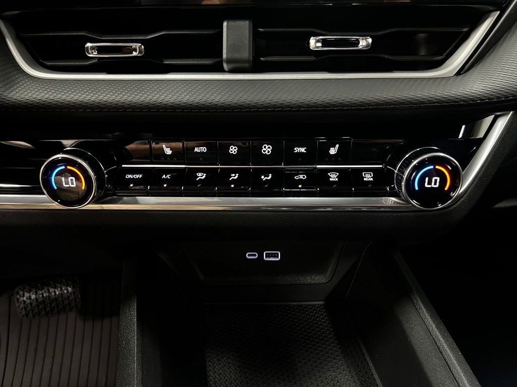 New 2026 Chevrolet Equinox LT w/ Convenience Package II AWD/4WD image 19
