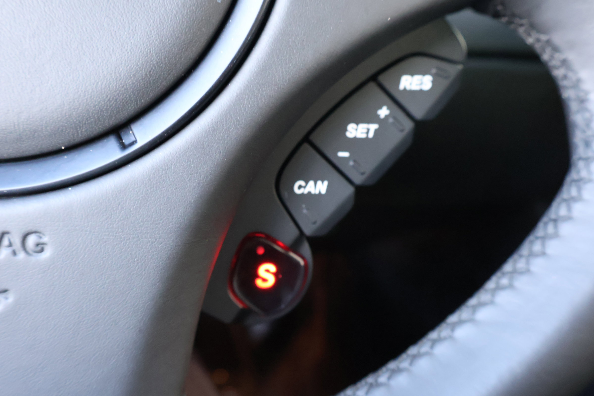 Used 2014 Aston Martin Vanquish Coupe image 22