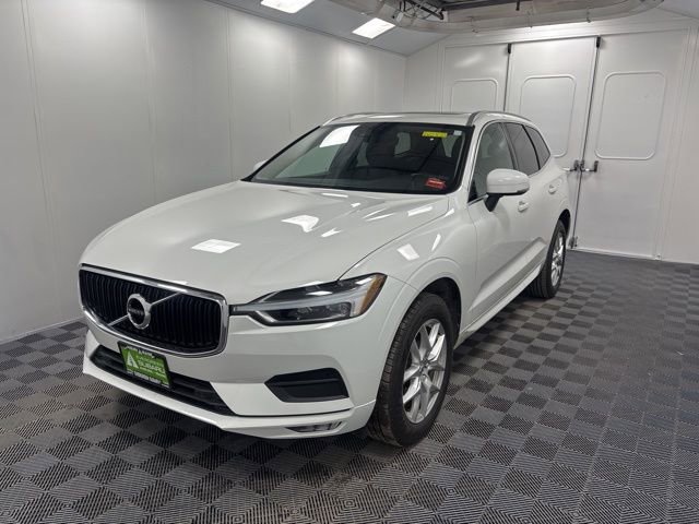 Used 2021 Volvo XC60 T5 Momentum image 3