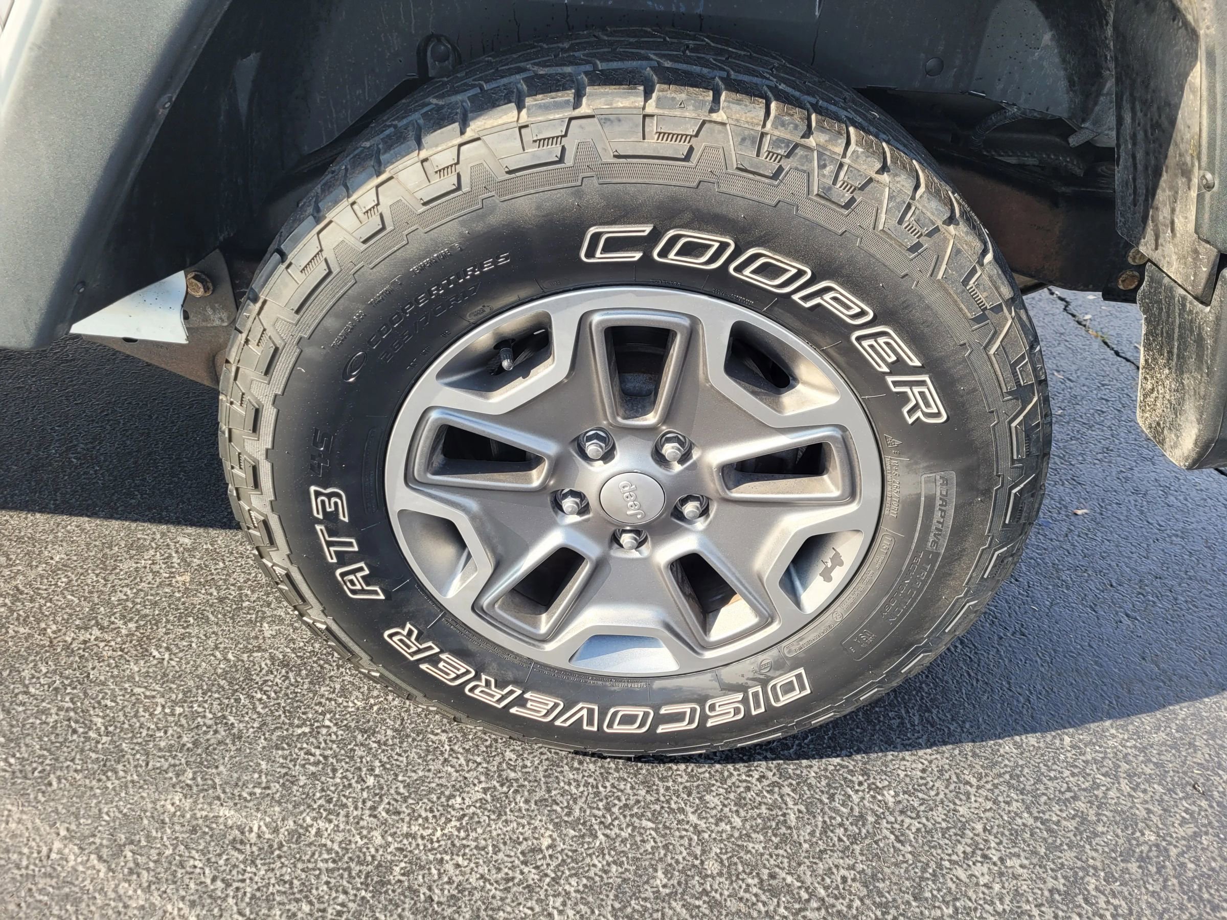 Used 2013 Jeep Wrangler Unlimited Sport image 7