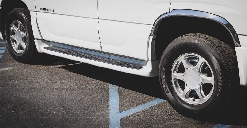 Used 2003 GMC Yukon Denali image 5