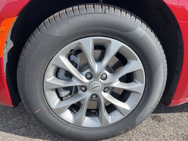 New 2026 Chrysler Pacifica Select image 9