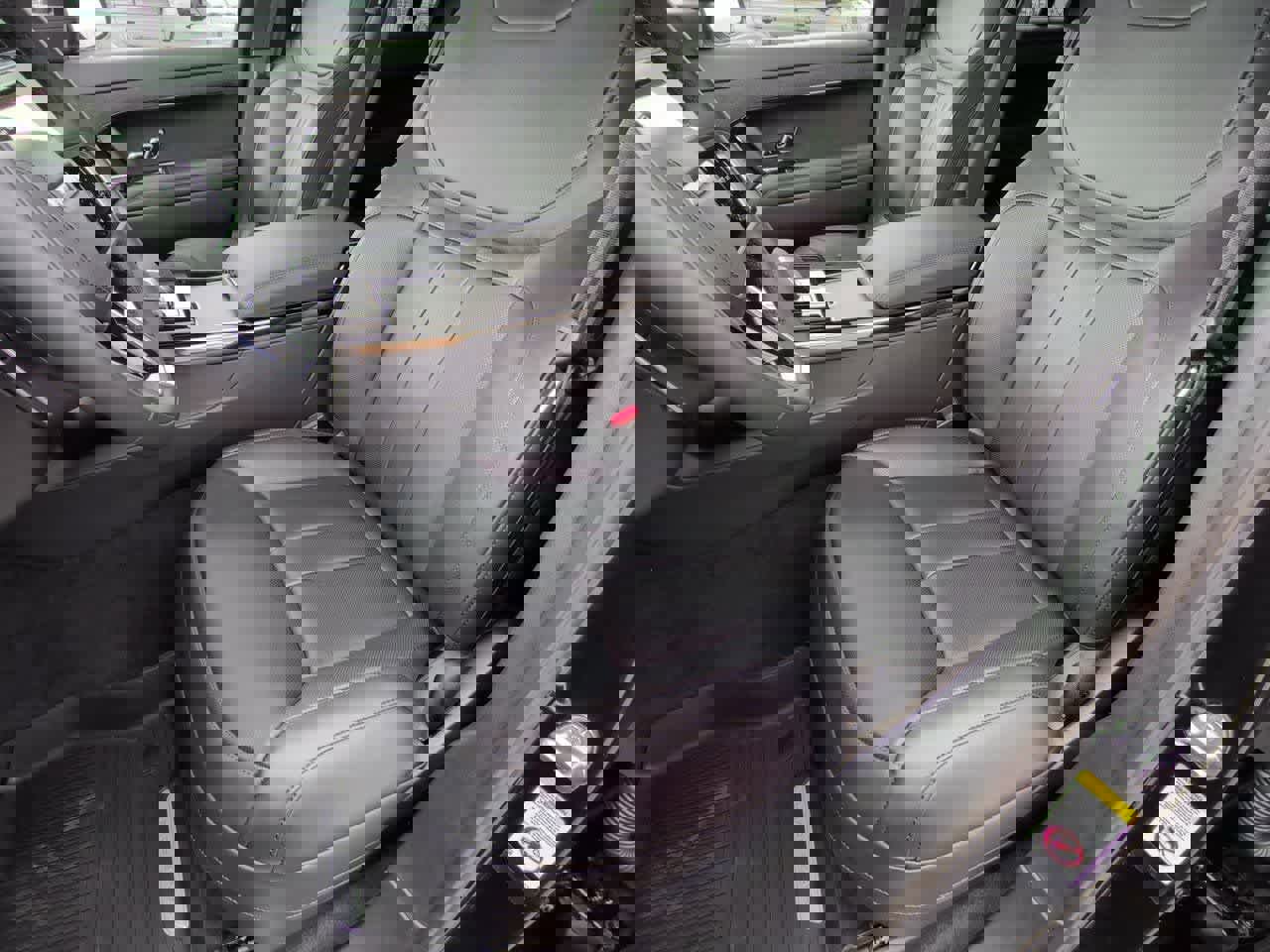 New 2026 Land Rover Range Rover Sport SE AWD/4WD image 16