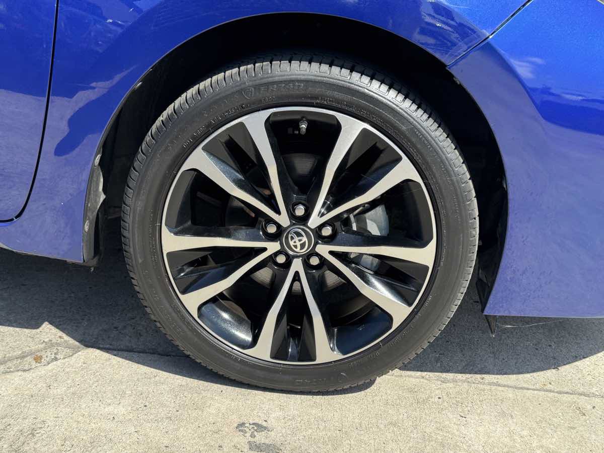 Used 2017 Toyota Corolla SE FWD image 6