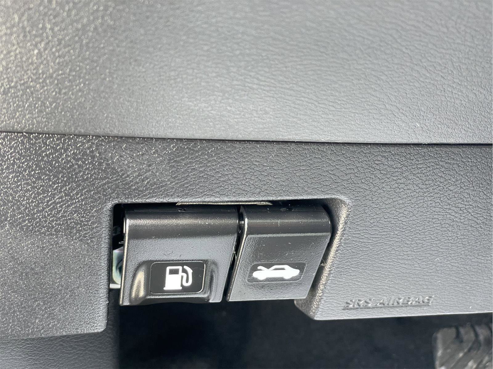 Used 2024 Nissan Kicks SV image 26