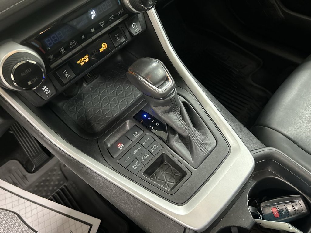Used 2021 Toyota RAV4 XLE Premium AWD/4WD image 17