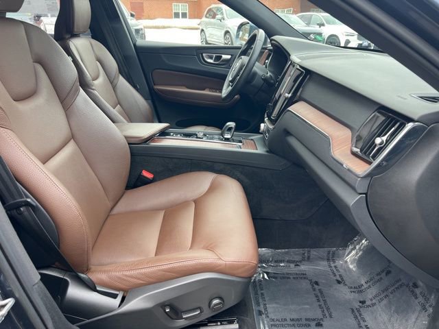 Certified 2023 Volvo XC60 T8 Plus image 17