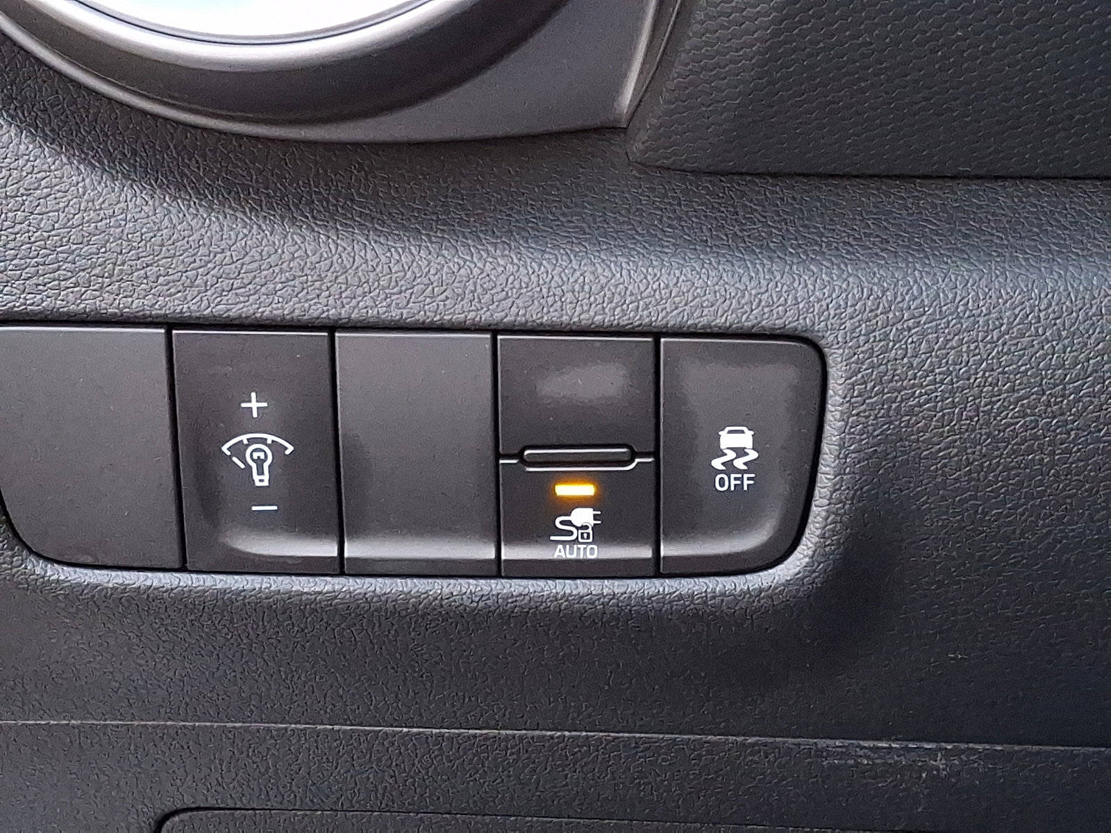 Certified 2023 Hyundai Kona SE image 25