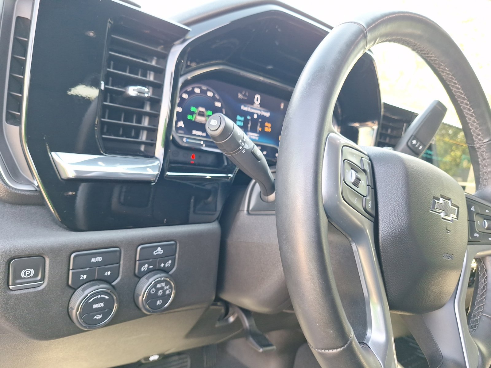 Used 2024 Chevrolet Silverado 1500 RST AWD/4WD image 19