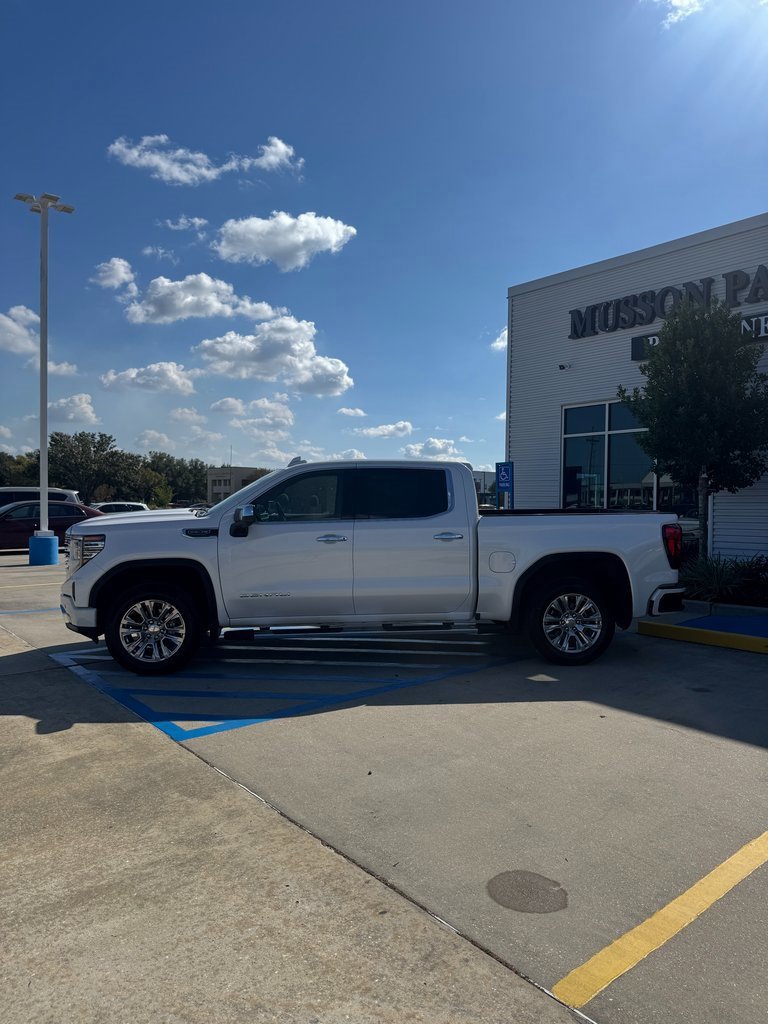 Used 2024 GMC Sierra 1500 Denali image 3
