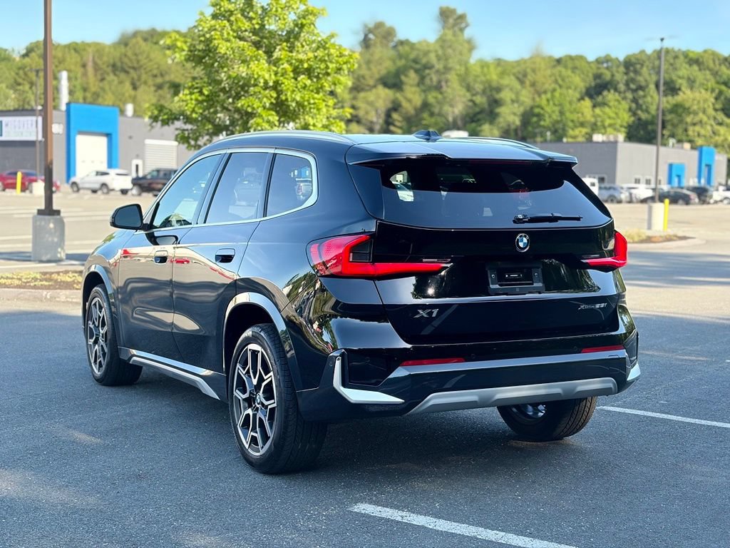 Certified 2025 BMW X1 xDrive28i w/ Technology Package AWD/4WD image 4