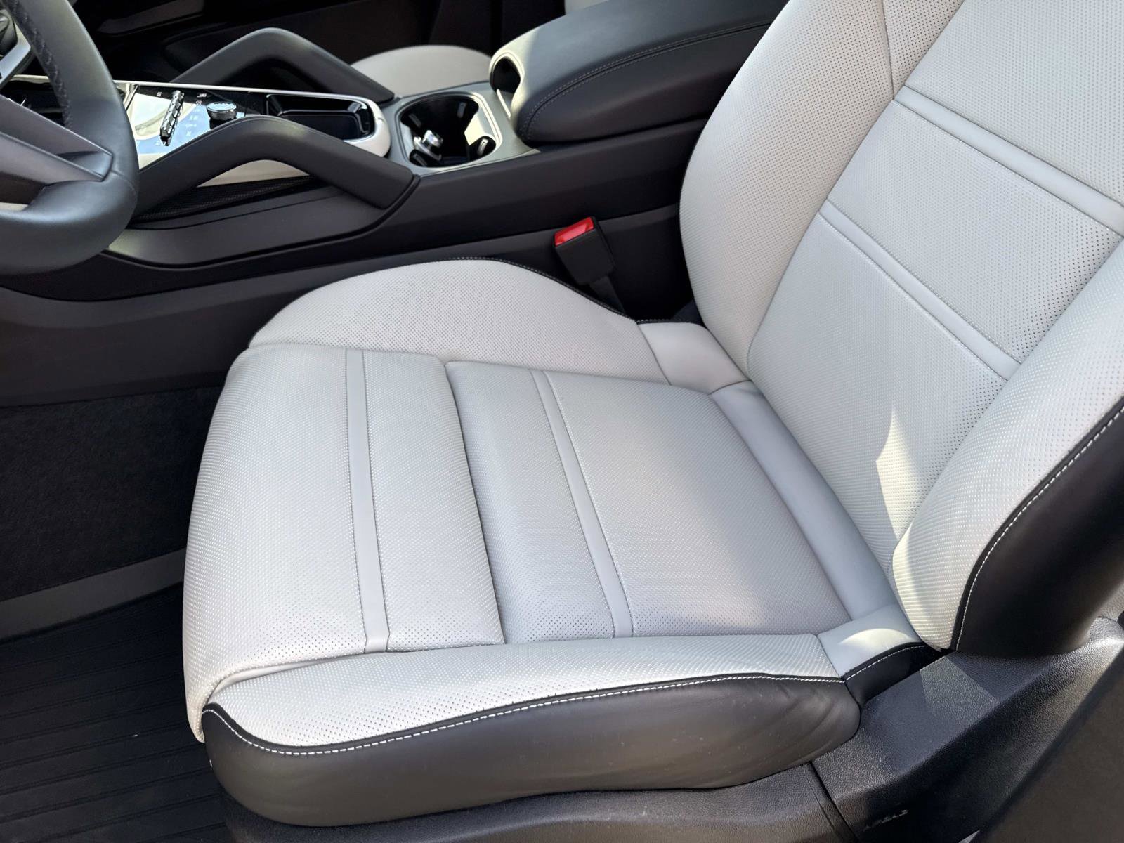 Used 2024 Porsche Cayenne S image 23