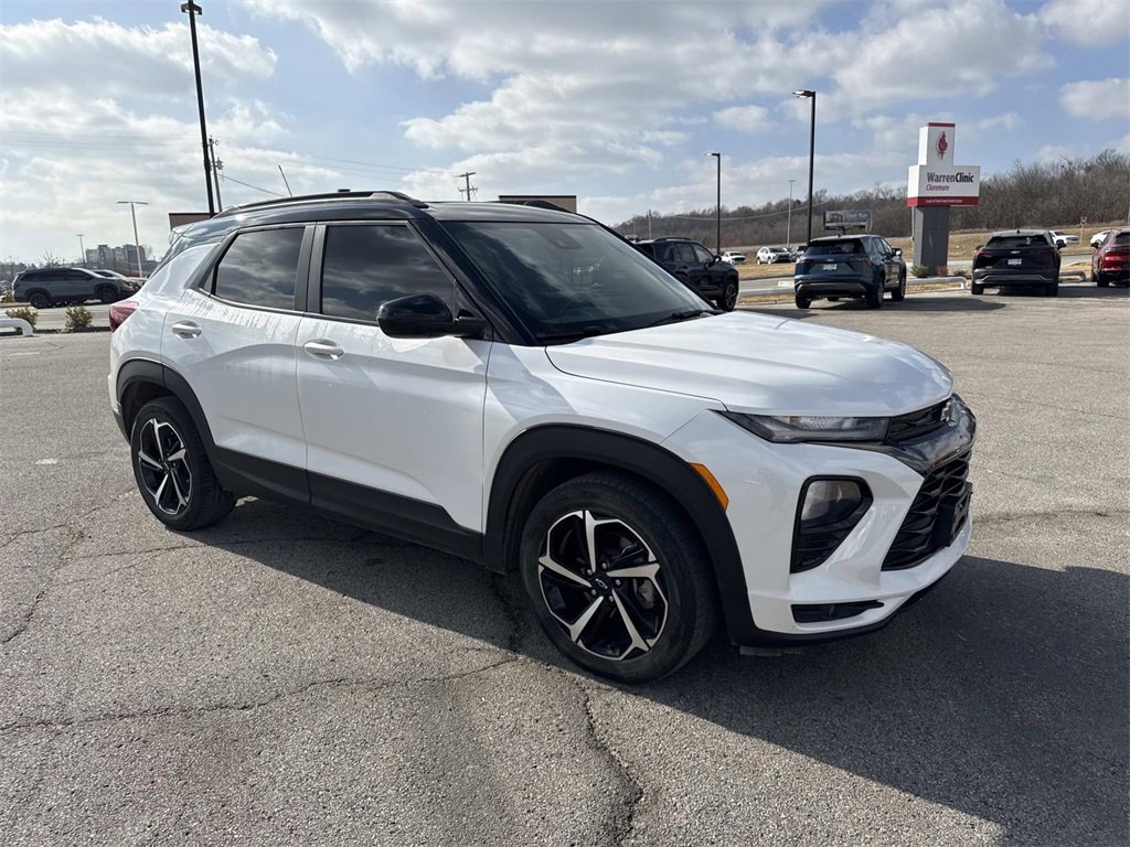 Used 2023 Chevrolet TrailBlazer RS w/ Sun and Liftgate Package image 8