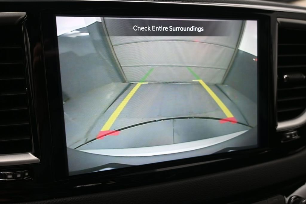 Used 2023 Chrysler Pacifica Touring-L FWD image 20