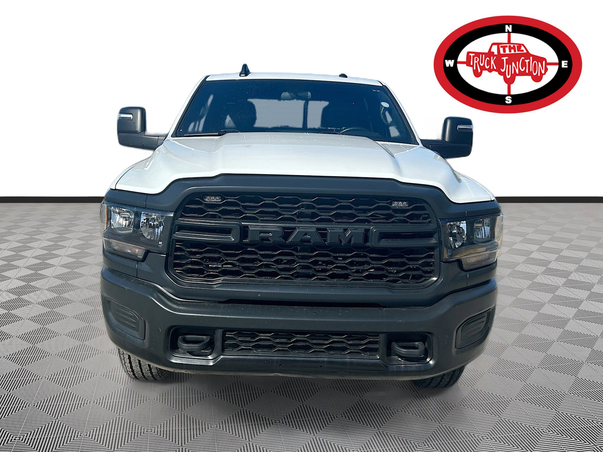 Used 2023 RAM 2500 Tradesman AWD/4WD image 2