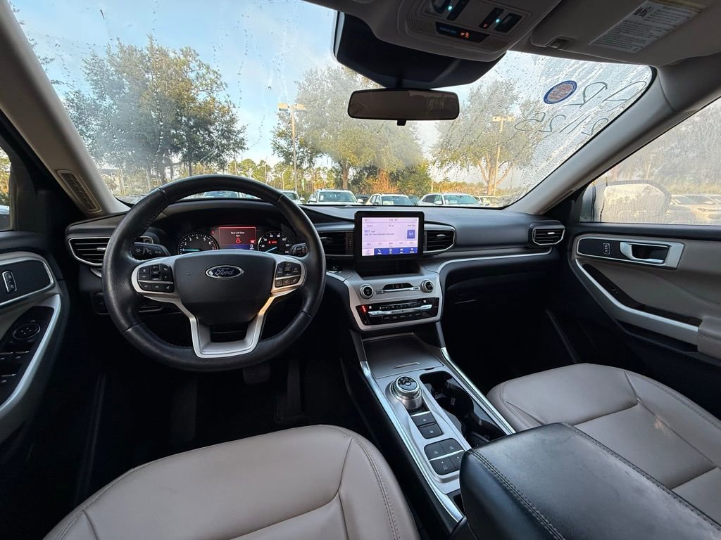 Used 2021 Ford Explorer XLT w/ Equipment Group 202A image 16