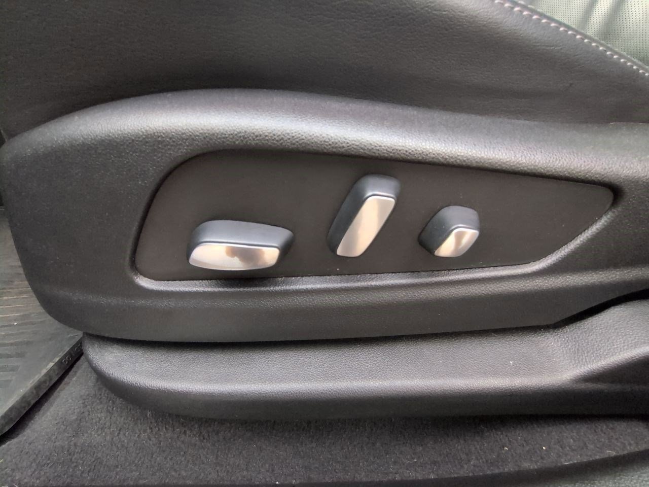 Certified 2023 Cadillac XT5 Sportv image 14