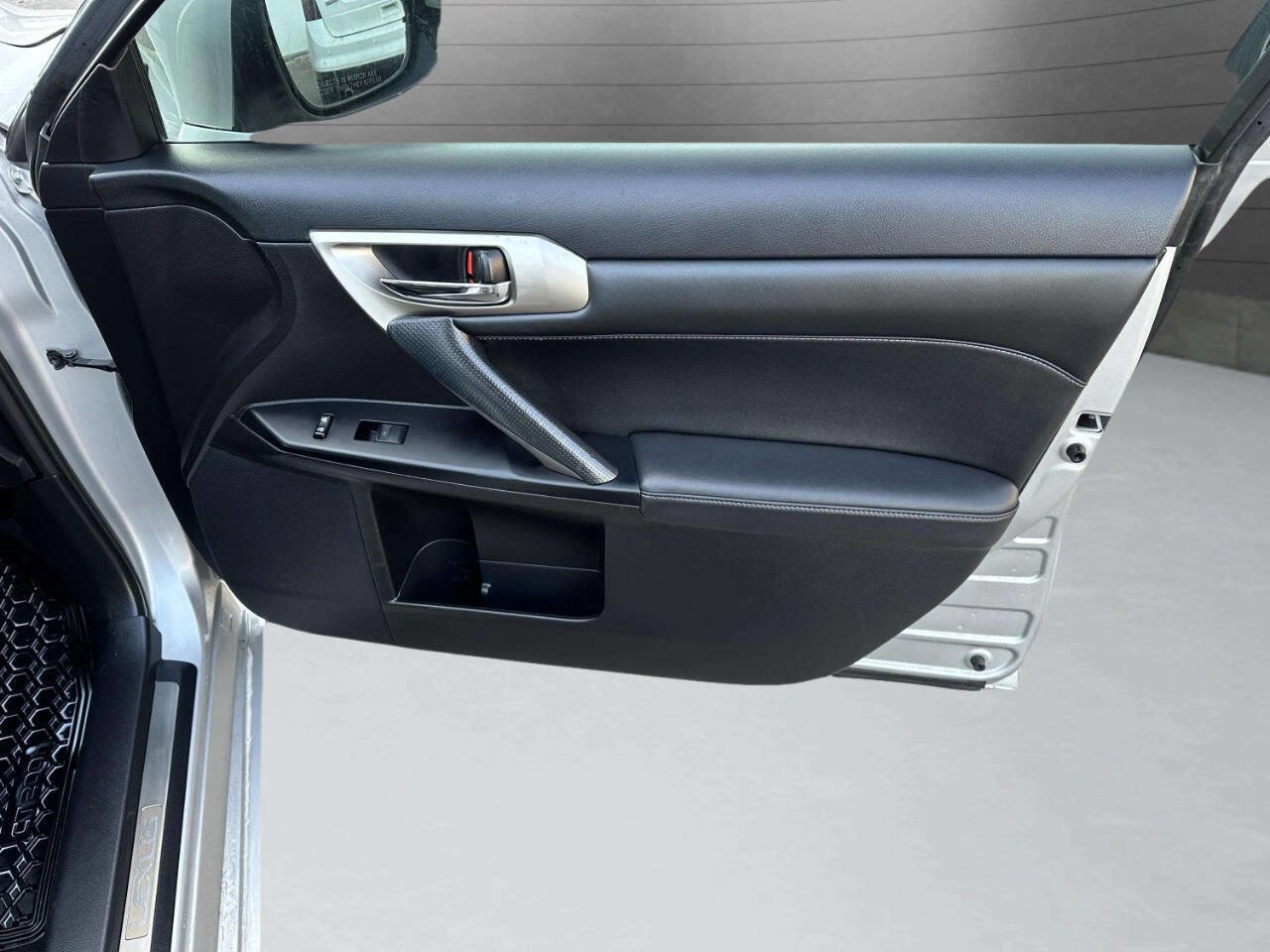 Used 2014 Lexus CT 200h image 25