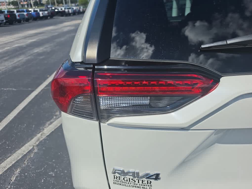 Used 2022 Toyota RAV4 XLE Premium FWD image 14