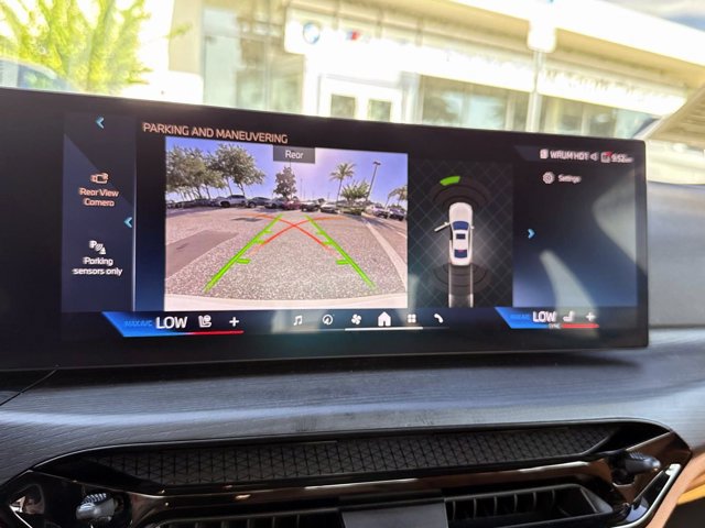 Used 2026 BMW 430i Coupe w/ M Sport Package RWD image 18