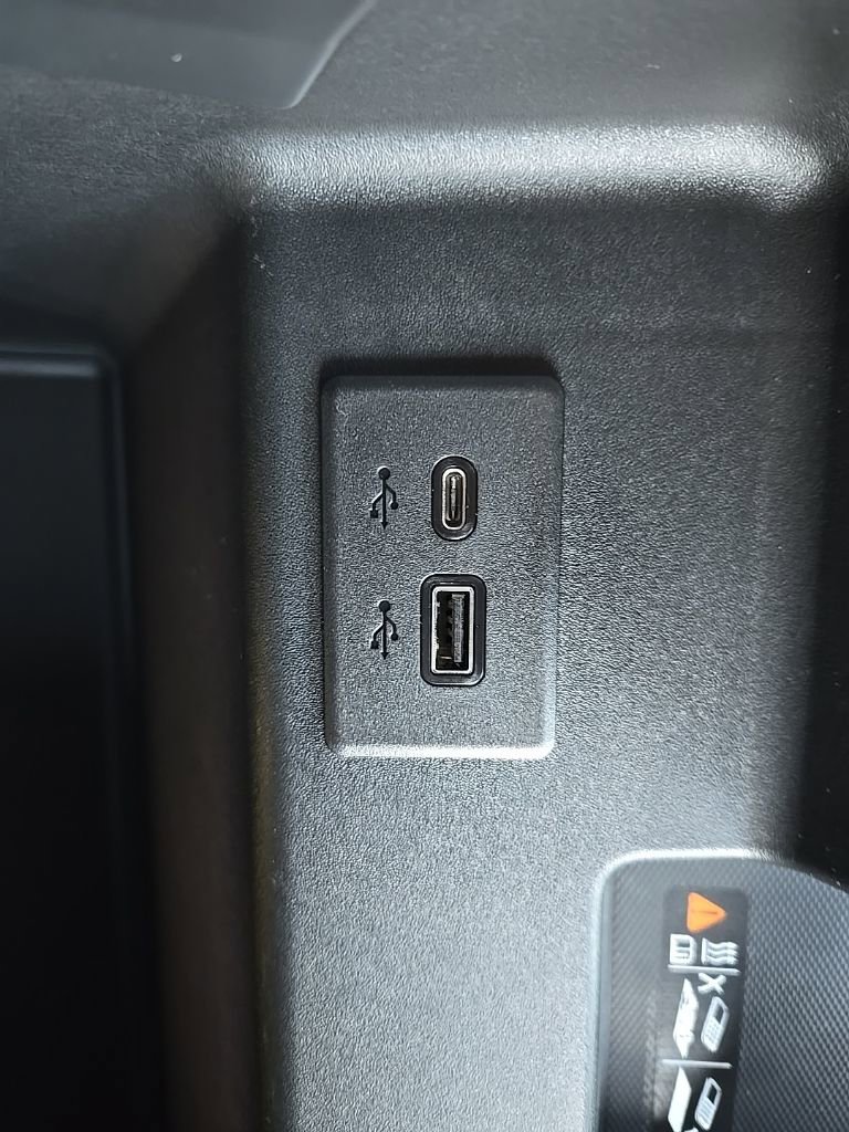 Used 2023 GMC Sierra 1500 AT4 w/ AT4 Premium Package AWD/4WD image 40