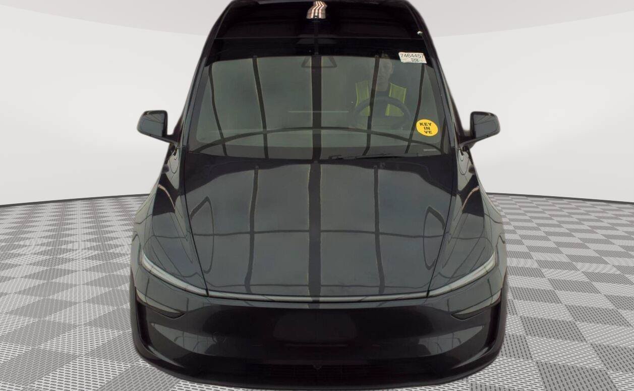 Used 2026 Tesla Model Y AWD image 18
