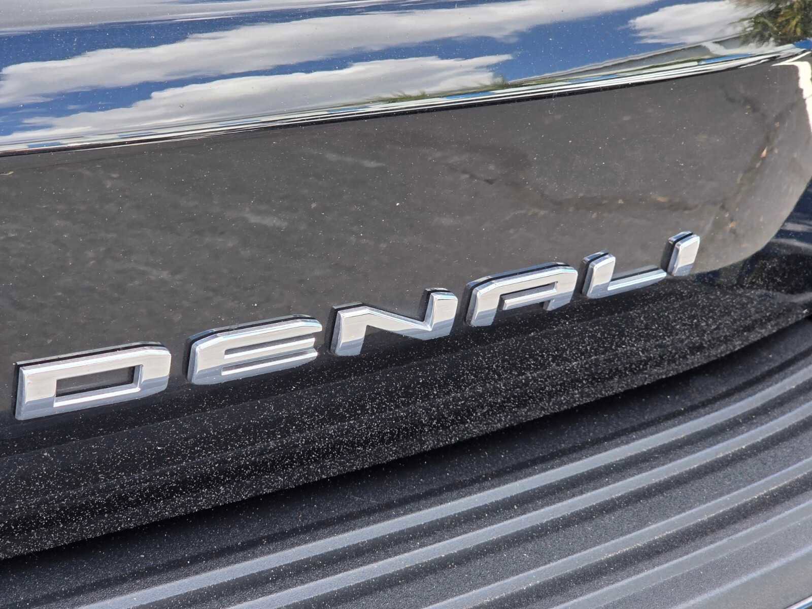 Used 2024 GMC Yukon Denali w/ Advanced Technology Package RWD image 15