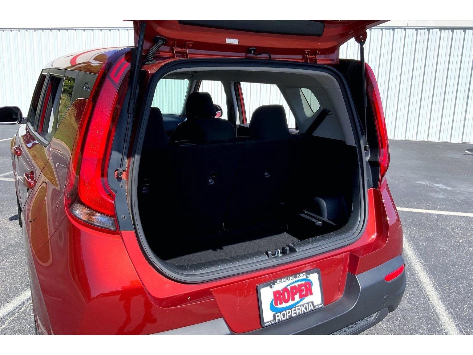 Used 2022 Kia Soul LX FWD image 25