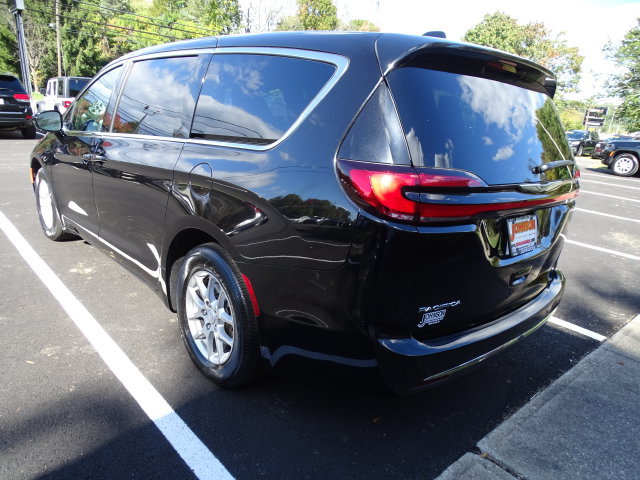 Certified 2026 Chrysler Pacifica Select FWD image 19