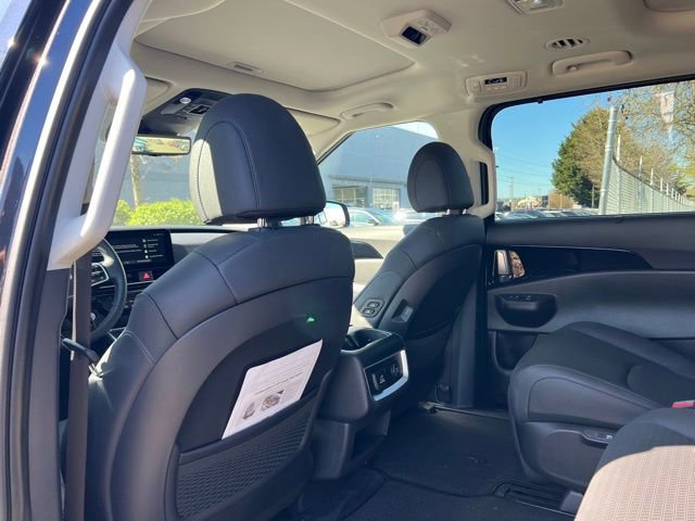 Certified 2025 Kia Carnival SX Prestige image 13