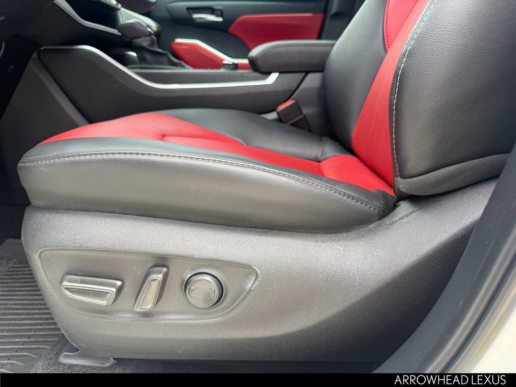 Used 2024 Toyota Highlander XSE AWD/4WD image 11