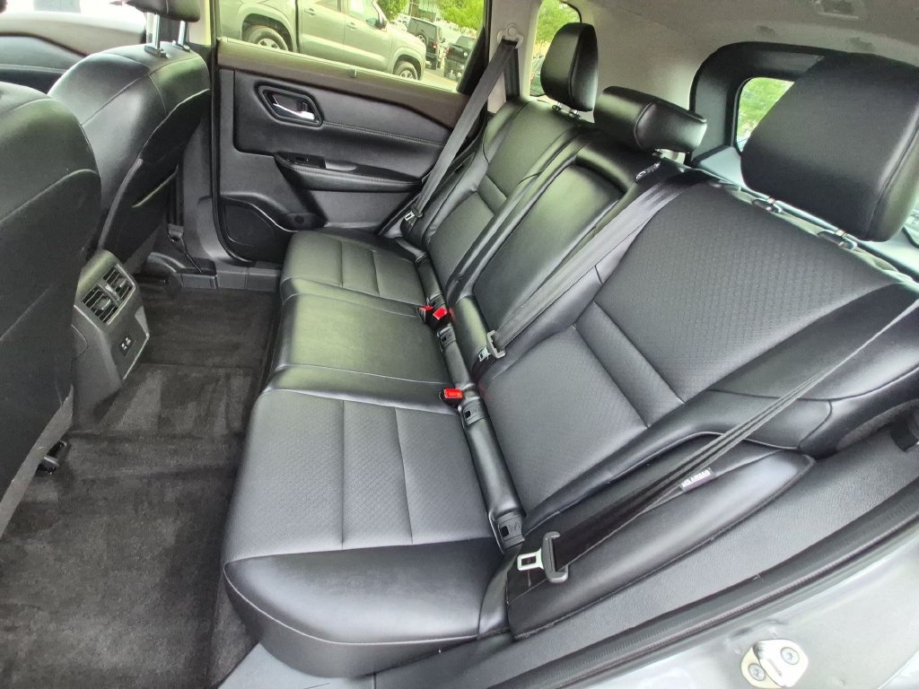 Used 2023 Nissan Rogue SV w/ SV Premium B Package AWD/4WD image 24