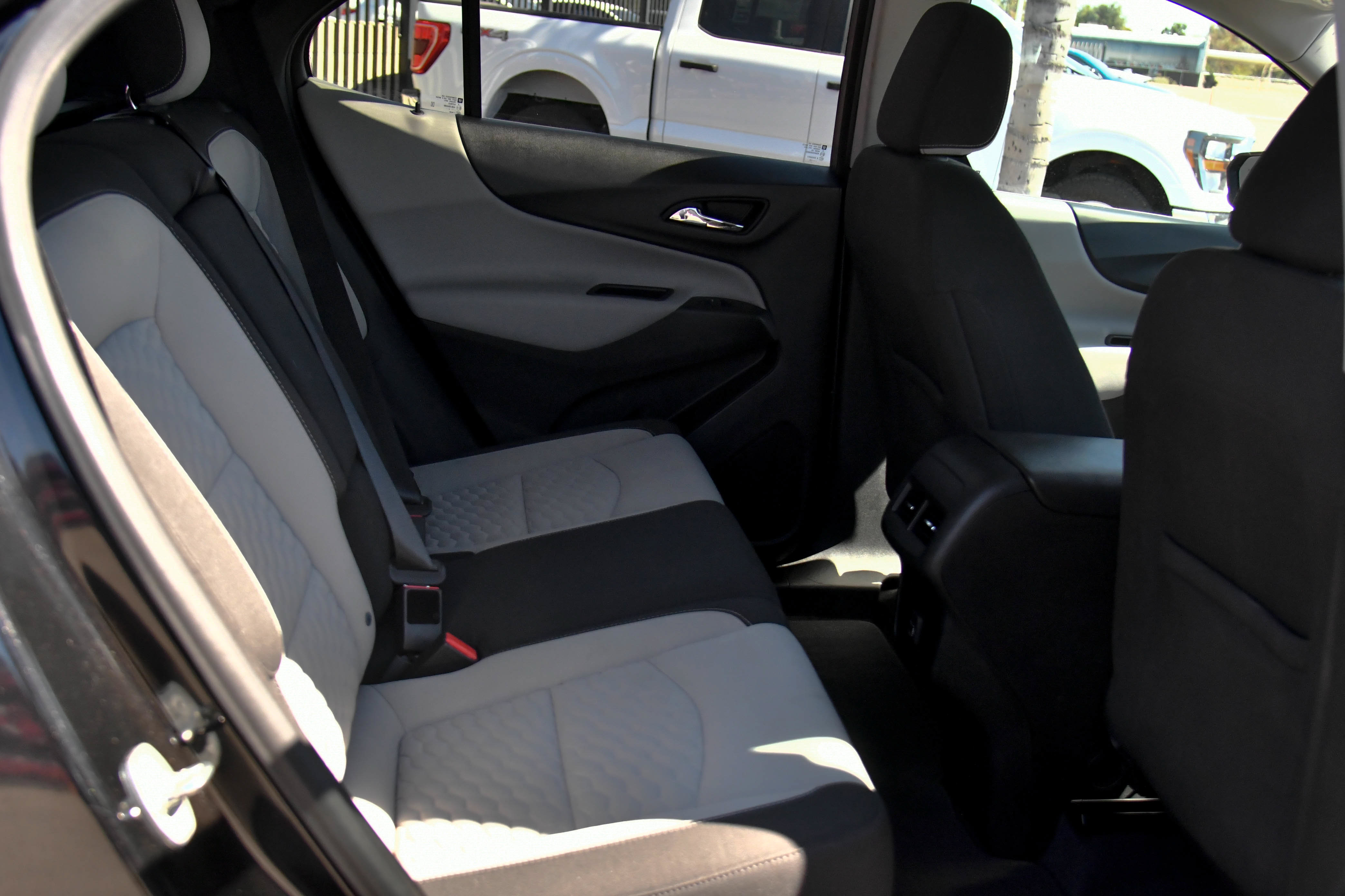 Used 2019 Chevrolet Equinox LT FWD image 39